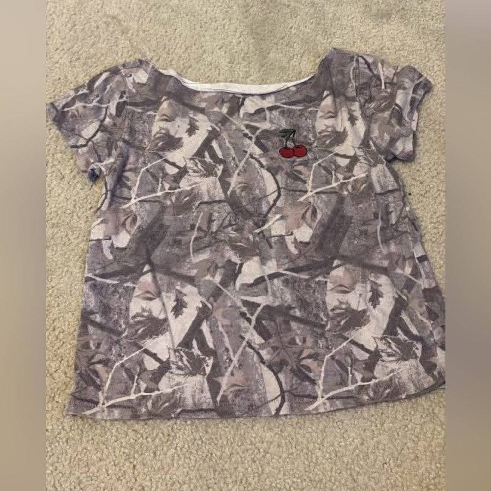 Aeropostale Gray Camo Kids Tee with Cherry Detail